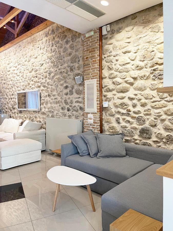 Blue Domino Luxury City Villa باترا المظهر الخارجي الصورة