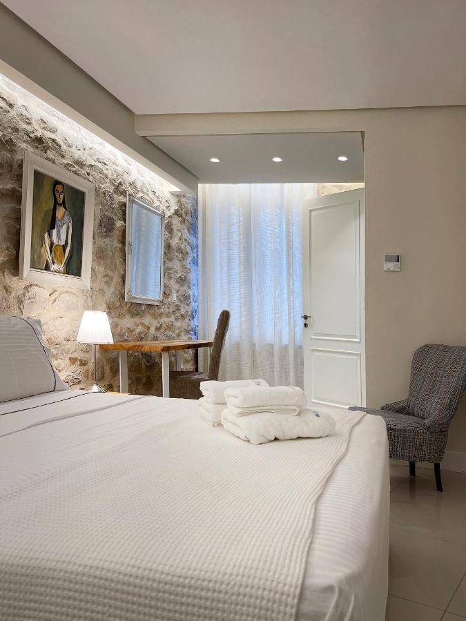 Blue Domino Luxury City Villa باترا المظهر الخارجي الصورة