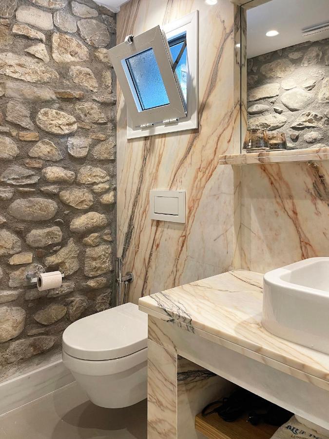 Blue Domino Luxury City Villa باترا المظهر الخارجي الصورة