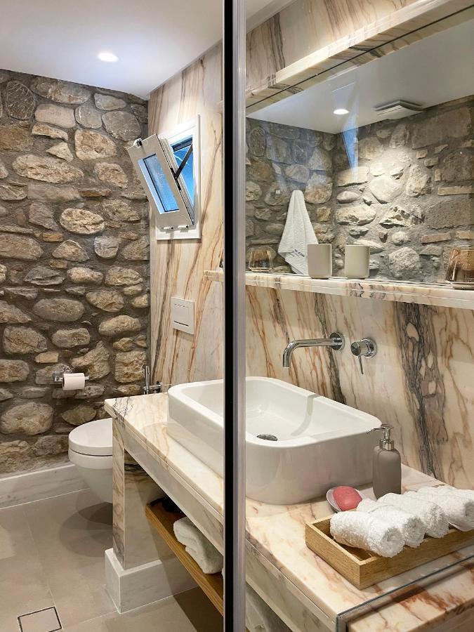 Blue Domino Luxury City Villa باترا المظهر الخارجي الصورة